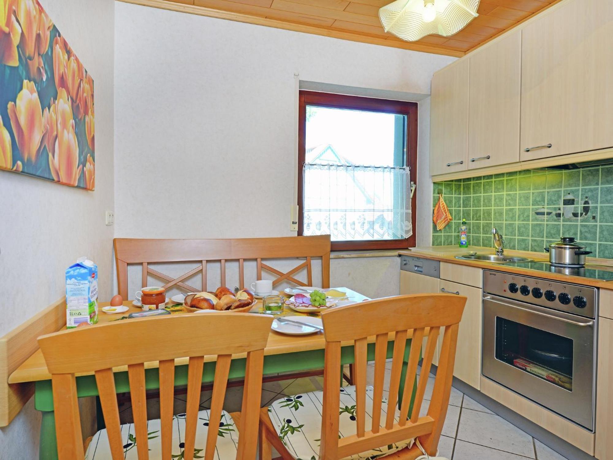 Quaint Apartment In Eimelrod Near Lake And Water Sports Willingen  Eksteriør billede
